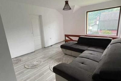 Casă cu 4 camere în Câmpu Cetății