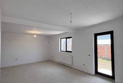 Duplex cu 4 camere cu Canalizare în Clinceni - 2