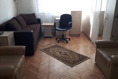 Garsonieră semidecomandată, mobilată în Complex Studențesc