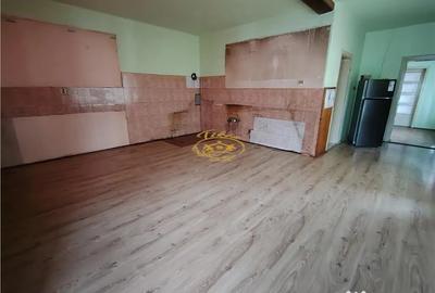 Casă cu 2 camere cu Canalizare în Central - 2