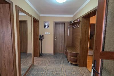 Casă cu 3 camere în Bologa