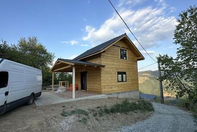 Casă cu 4 camere în Măguri
