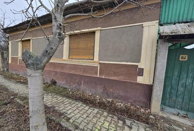 Casă individuală cu 3 camere cu Teren 7900 Mp în Boiu