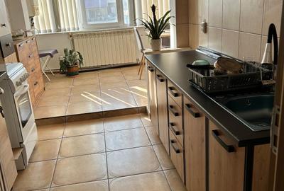 Apartament cu 3 camere decomandat, mobilat în Dacia - 6