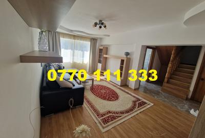 Apartament cu 3 camere decomandat în Călărași