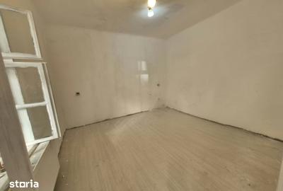 Casă cu 3 camere cu Teren 266 Mp în Central