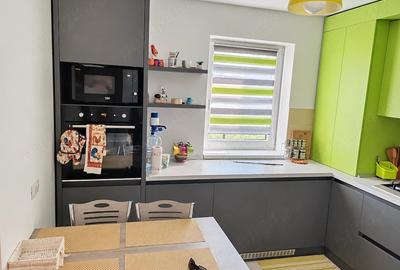 Apartament cu 2 camere decomandat în Tractorul