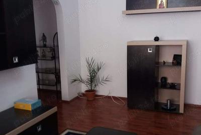 Apartament cu 4 camere semidecomandat în Orșova
