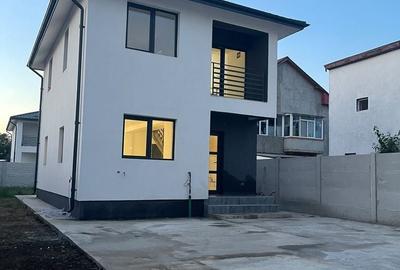Casă individuală cu 3 camere cu Canalizare în Glina - 1