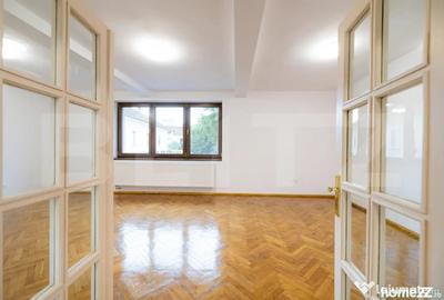 Spațiu comercial, de 62 mp, în Central