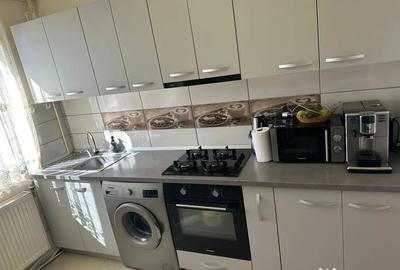 Apartament cu 3 camere decomandat în Decebal - 1