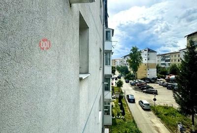 Apartament cu 3 camere semidecomandat în Fălticeni