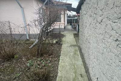Casă cu 3 camere în Uiești - 2