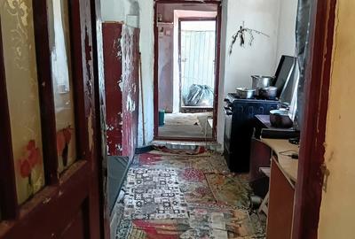 Casă cu Teren 1000 Mp în Iazurile