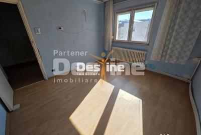 Apartament cu 2 camere decomandat în Mircea cel Bătrân