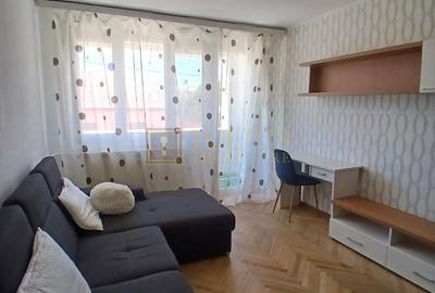 Apartament cu 3 camere decomandat, mobilat în Complex Studențesc