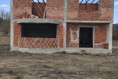Casă cu 5 camere cu Teren 1614 Mp în Central - 9