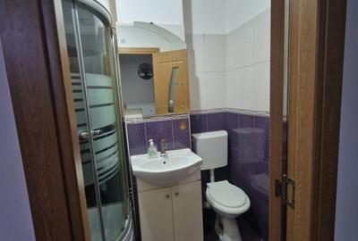 Garsonieră decomandată în Central