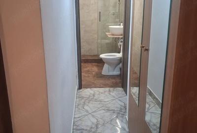 Garsonieră decomandată în Brâncoveanu