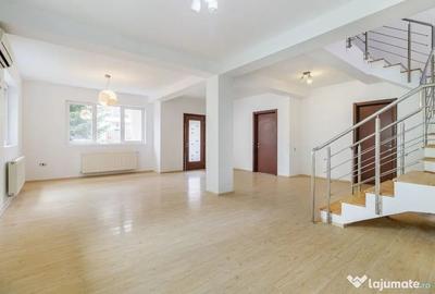 Casă cu 4 camere cu Teren 243 Mp în Central