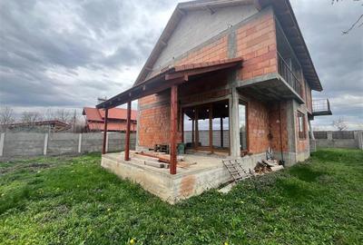 Casă cu 6 camere cu Teren 428 Mp în Coșteiu - 2