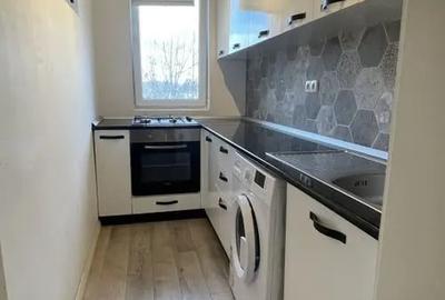 Apartament cu 2 camere semidecomandat în 1 Mai