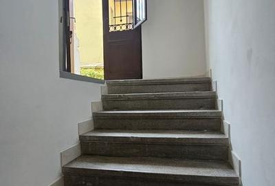 Apartament cu 4 camere în Aviatorilor