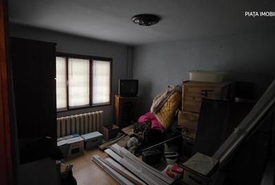 Apartament cu 4 camere decomandat, mobilat în Micro 3 - 5