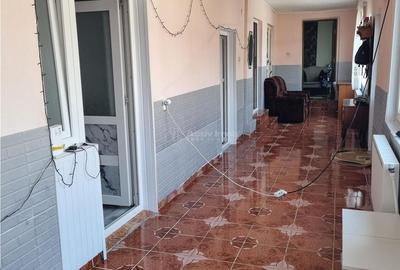 Casă cu 6 camere decomandat cu Teren 727 Mp în Brânceni
