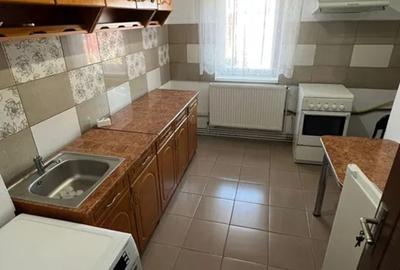 Apartament cu 2 camere semidecomandat în Girocului