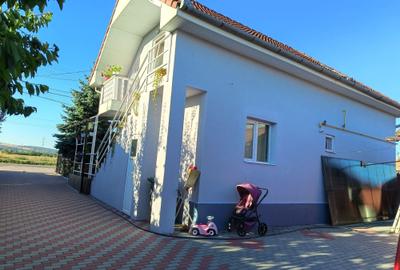 Casă cu 4 camere în Jucu