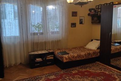 Casă cu 4 camere cu Teren 250 Mp în Calea București - 2