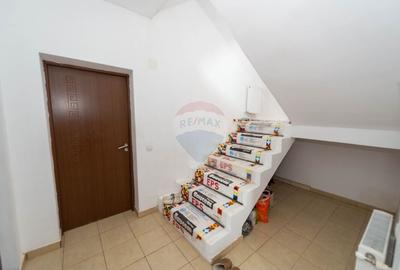 Casă individuală cu 9 camere cu Teren 400 Mp în Est - 15
