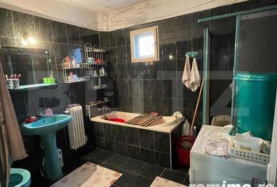 Casă cu 8 camere cu Teren 260 Mp în Central - 2