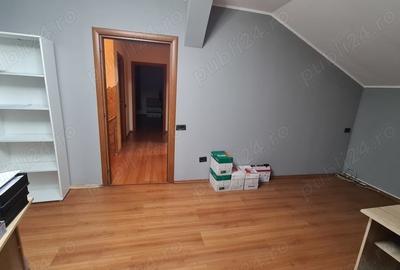 Casă cu 6 camere în Central - 10
