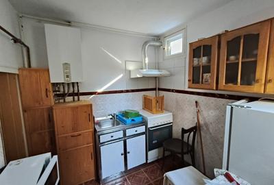 Casă cu 3 camere cu Canalizare în Central - 4