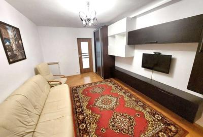 Apartament cu 3 camere decomandat în Titan