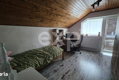 Casă cu 4 camere cu Teren 553 Mp în Moșoaia