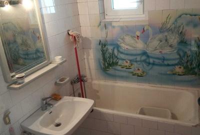 Apartament cu 3 camere semidecomandat în Ultracentral