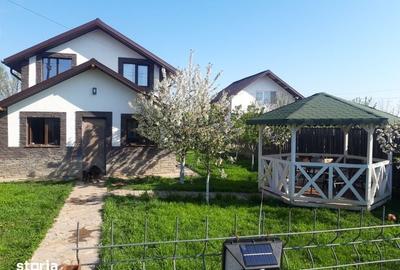 Casă cu 3 camere cu Teren 120 Mp în Mânăstioara