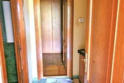 Casă cu 5 camere cu Teren 405 Mp în Coiciu