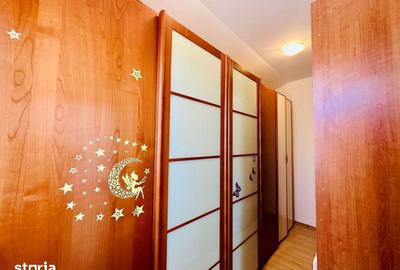 Casă cu 7 camere cu Teren 1000 Mp în Central