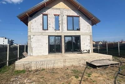 Casă cu 3 camere cu Teren 500 Mp în Roșu - 12