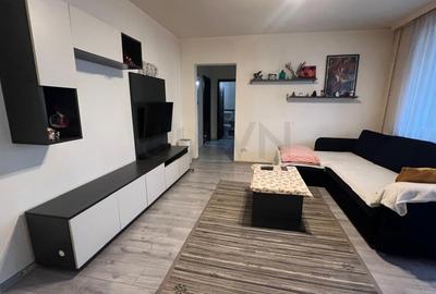 Apartament cu 3 camere semidecomandat, mobilat în Colentina