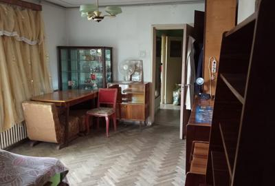 Apartament cu 3 camere semidecomandat în Titan - 1