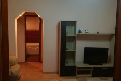 Apartament cu 2 camere semidecomandat în Craiovei