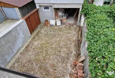 Casă cu 5 camere cu Teren 155 Mp în Muncitoresc
