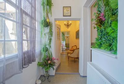 Apartament cu 3 camere nedecomandat, mobilat în Centrul Istoric