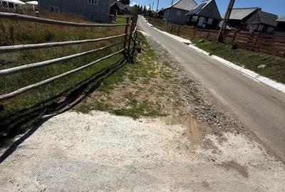 Teren de 3725 mp, în Măguri