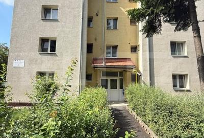 Apartament cu 2 camere nedecomandat, mobilat în Central